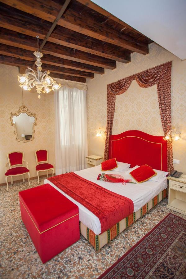 Residenza La Campana Hotel Venice Exterior photo